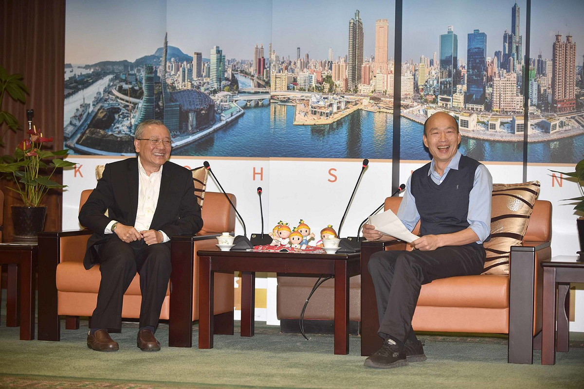 中油董事長戴謙向高雄市長韓國瑜表達合作意願。 圖：高雄市新聞局提供