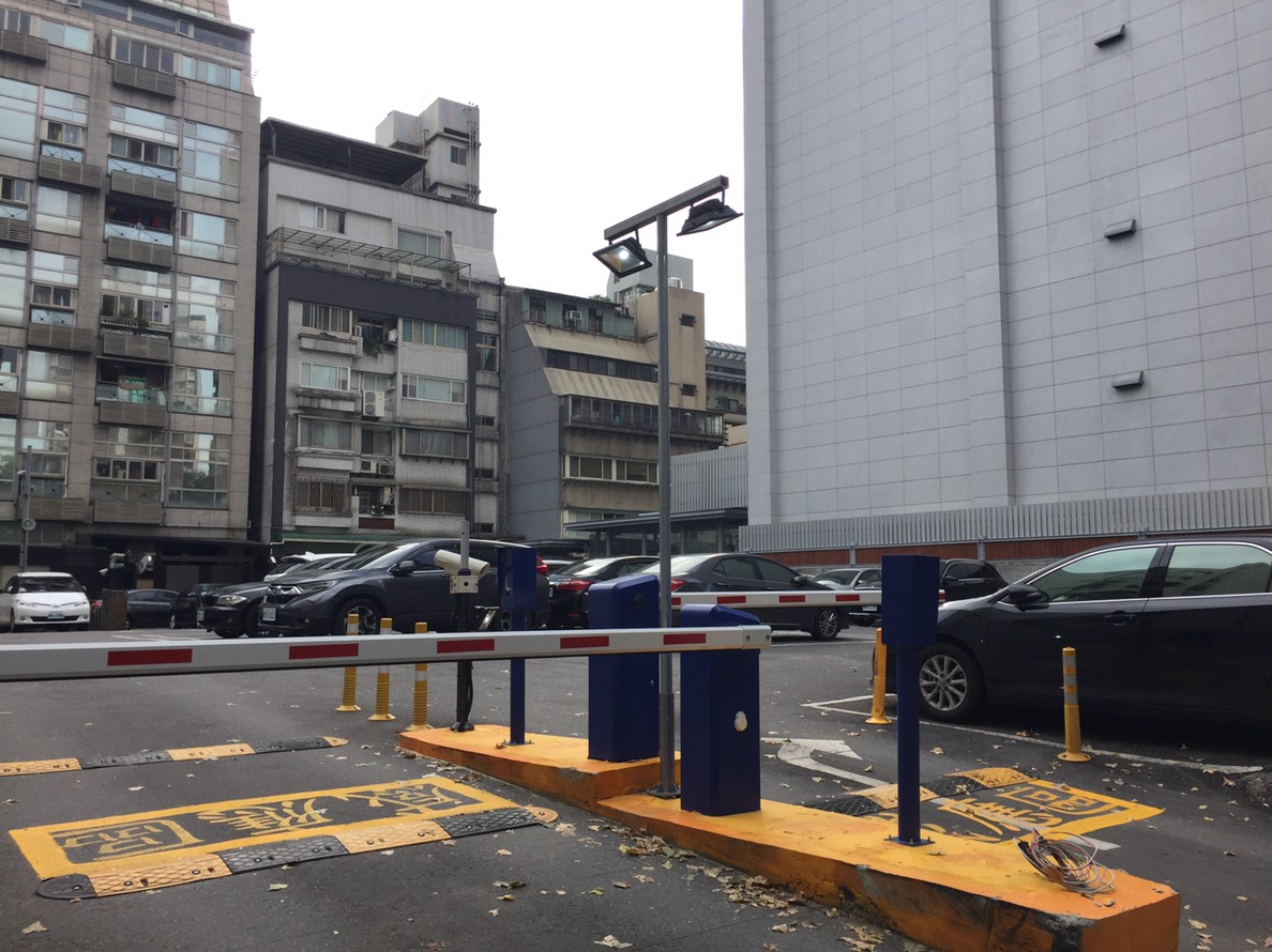 平面停車場（示意圖） 圖：閻芝霖/攝