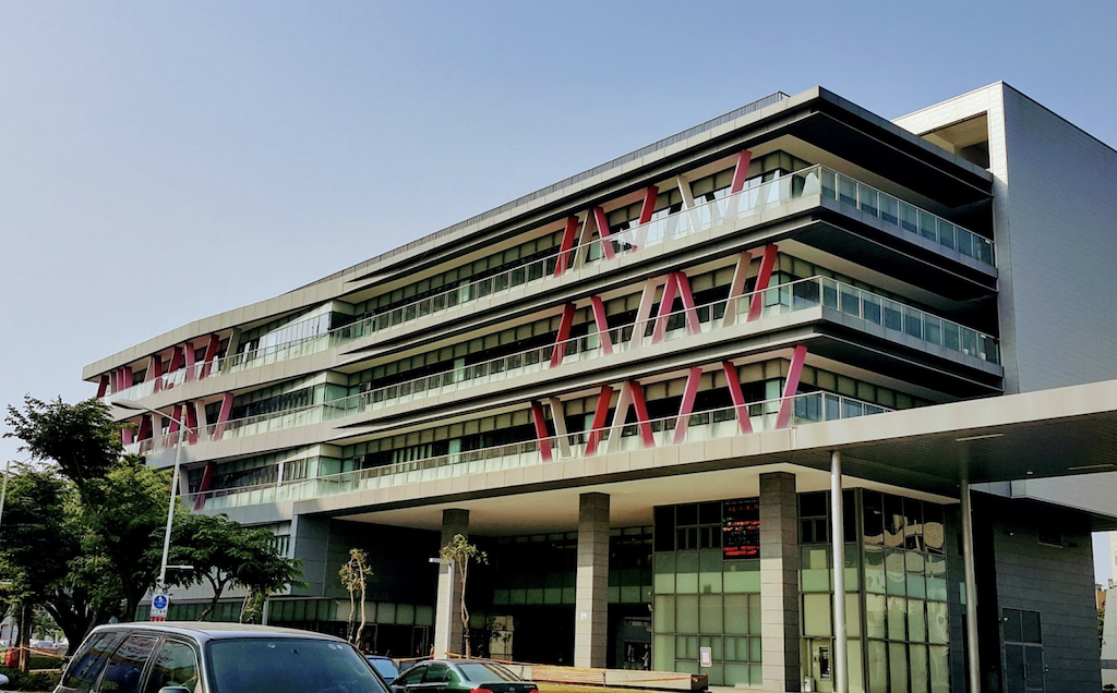 高雄市鳳山行政中心。 圖：翻攝自google map