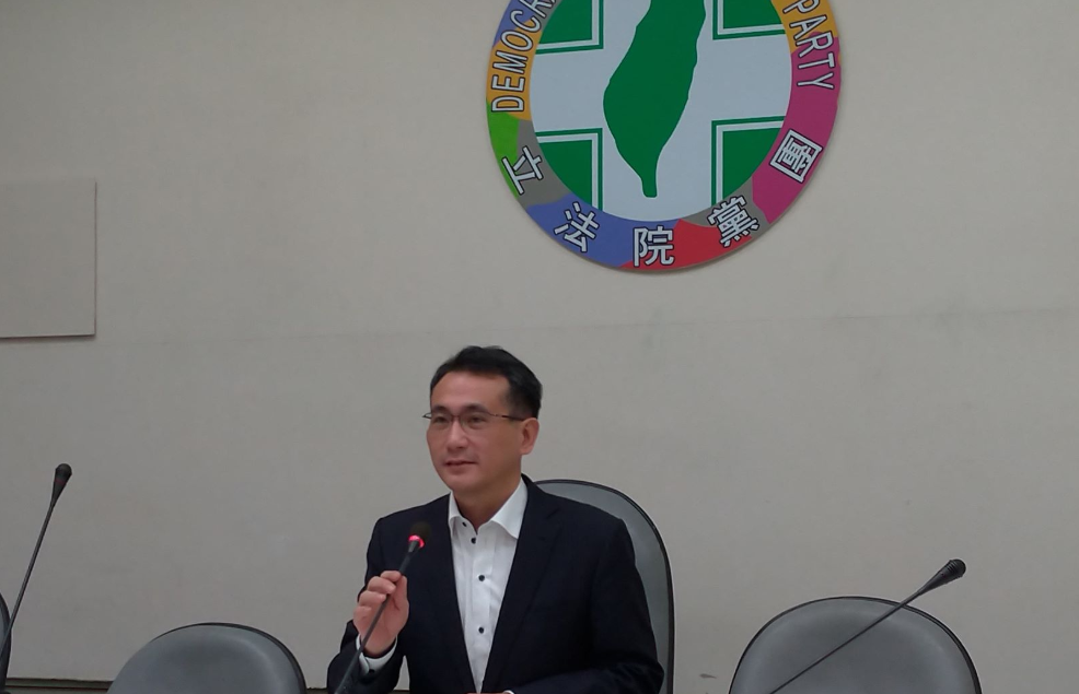 鄭運鵬今天回應國民黨團的質疑。 圖：陳佩君／攝
