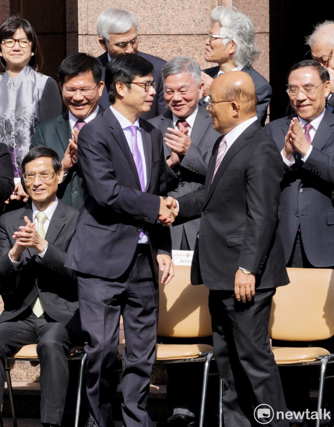 蘇貞昌和陳其邁握手。 圖：張良一/攝