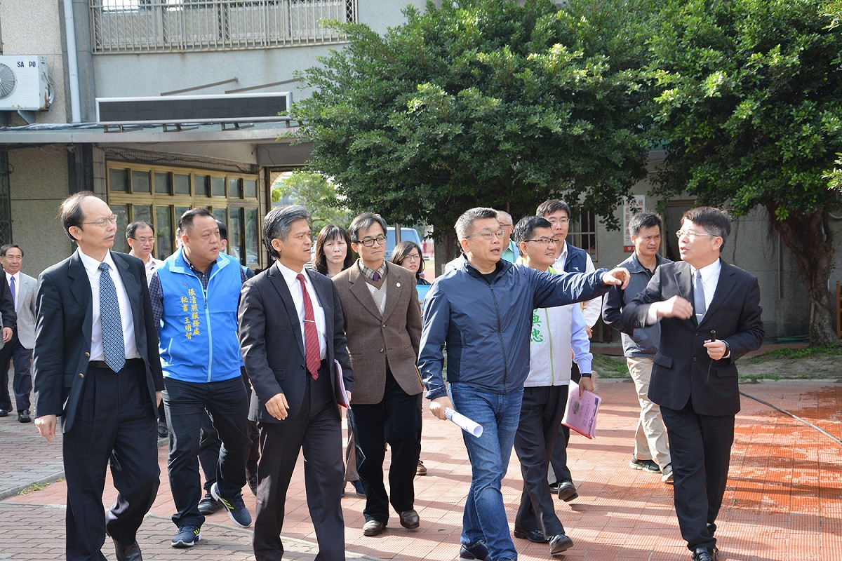 立法委員蔡其昌與國教署長彭富源到台中海線四所學校會勘。 圖：蔡其昌辦公室/提供