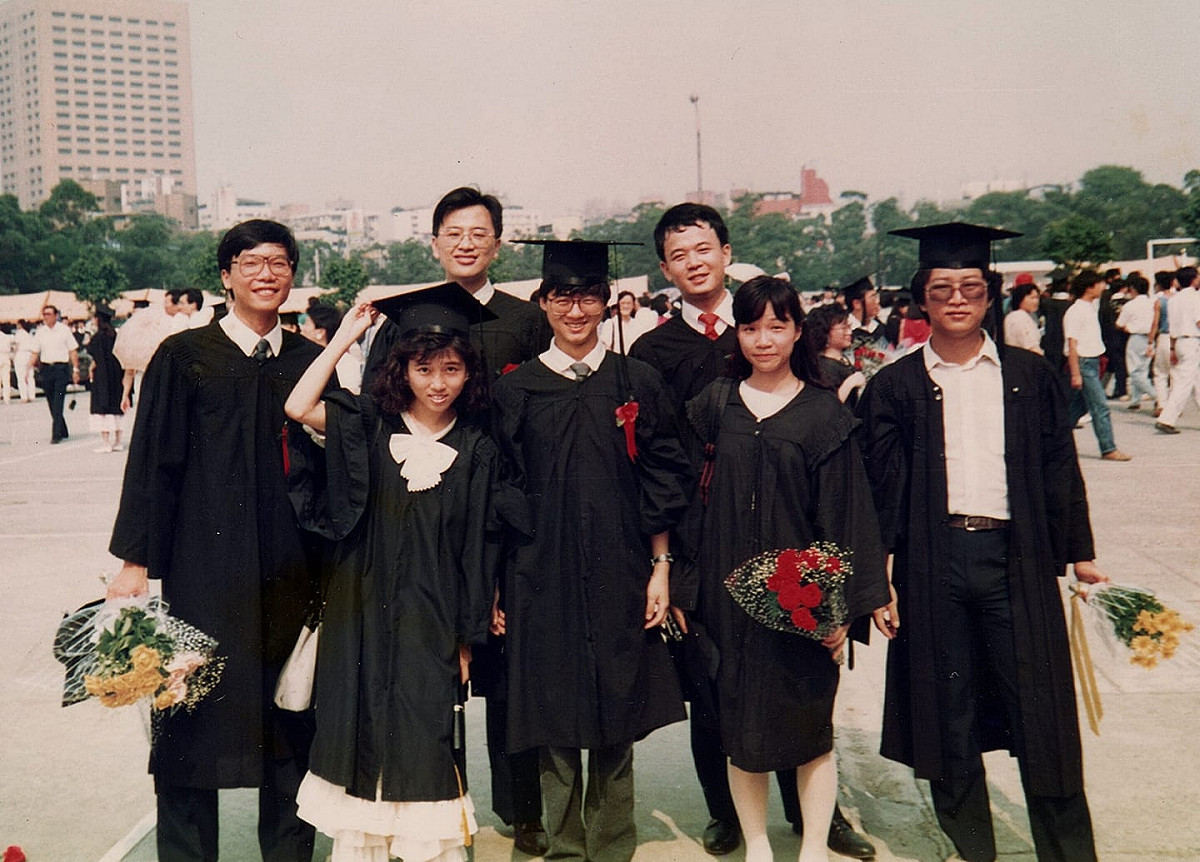 羅文嘉公開30年前照片，感嘆青春流逝及追求民主的過程。 圖 : 翻攝自羅文嘉臉書