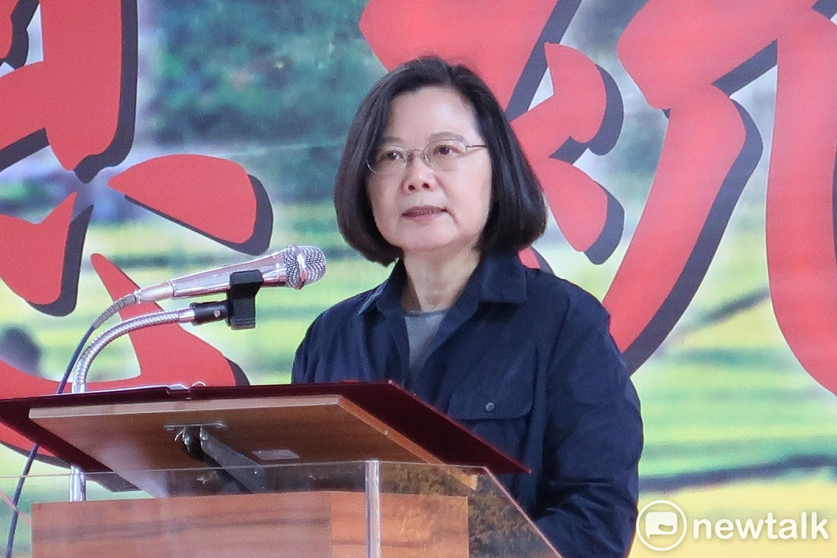 總統蔡英文15日視察陸軍花東防衛指揮部。 圖：林朝億/攝