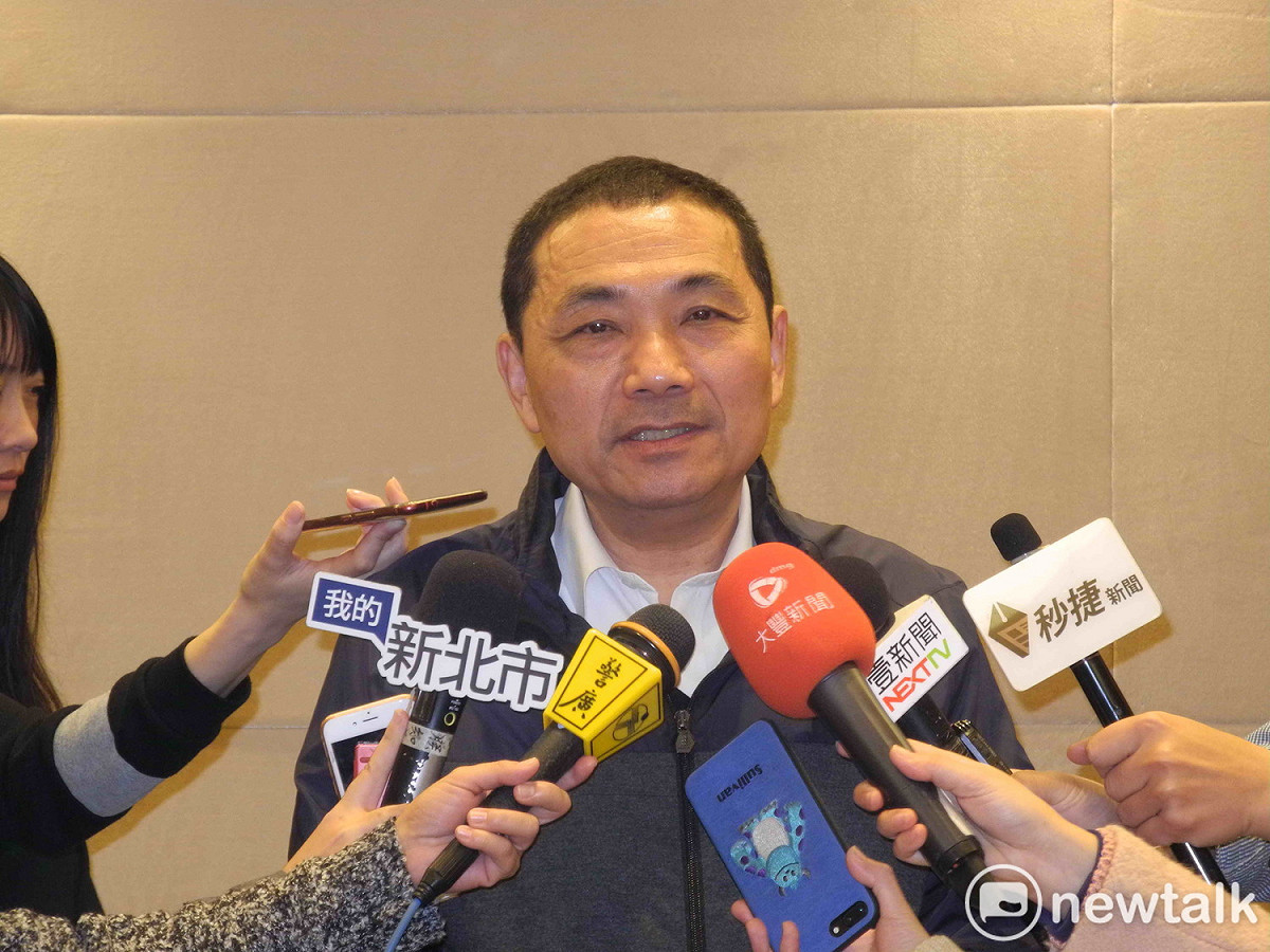侯友宜今天對蘇貞昌一改選舉期間「老縣長」的稱呼，改稱為「蘇院長」，並表示明天一定出席行政院會。 圖：王峻昌/攝