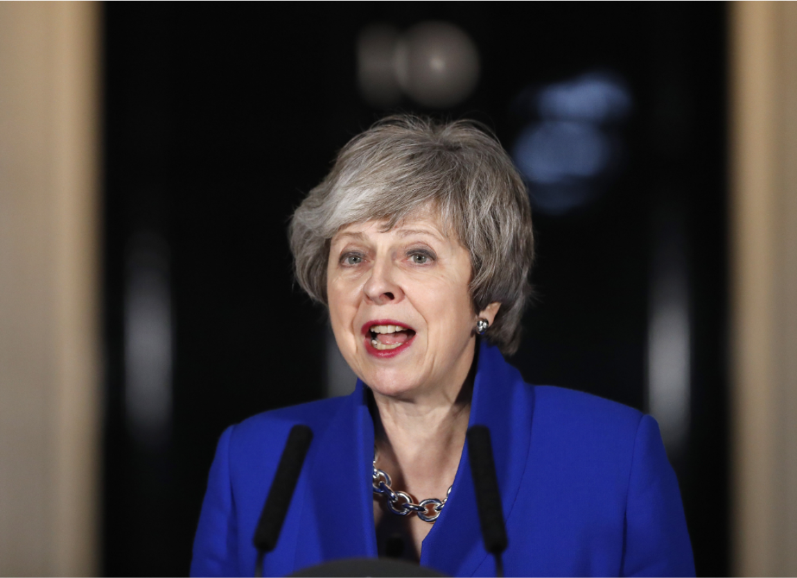 英國首相梅伊今天在國會的不信任投票獲勝後表示，已邀請各政黨領袖在晚間會面，希望能突破英國脫離歐洲聯盟問題的僵局。發言人表示，政府仍不排除英國未達協議而脫歐的可能。 圖：達志影像/美聯社