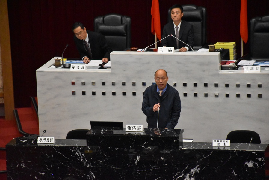 高雄市長韓國瑜首度到議會施政報告。 圖：孫家銘／攝