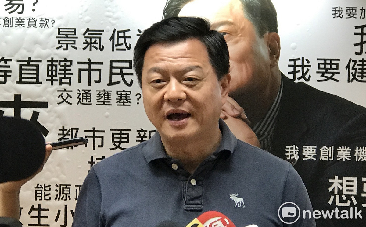 前台北縣長周錫瑋今（17）午在臉書上直播表示，短短九個月中有3000個兒童受虐分佈全台。他質問內政部長徐國勇「我國的法律有保障到這3000多個兒童嗎？中華民國法律沒有辦法保障這些人不受到凌虐！」 圖：王峻昌/攝 (資料照片)