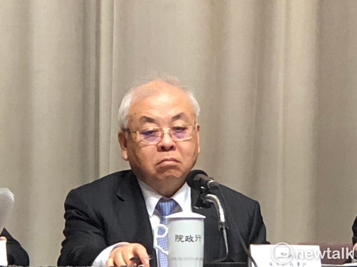 行政院主計長朱澤民今（17）日表示，中央有1,000多億元的統籌分配款給地方調度，公務員的年終獎金和績效獎金應該在春節前10日會落袋。 圖：謝莉慧/攝