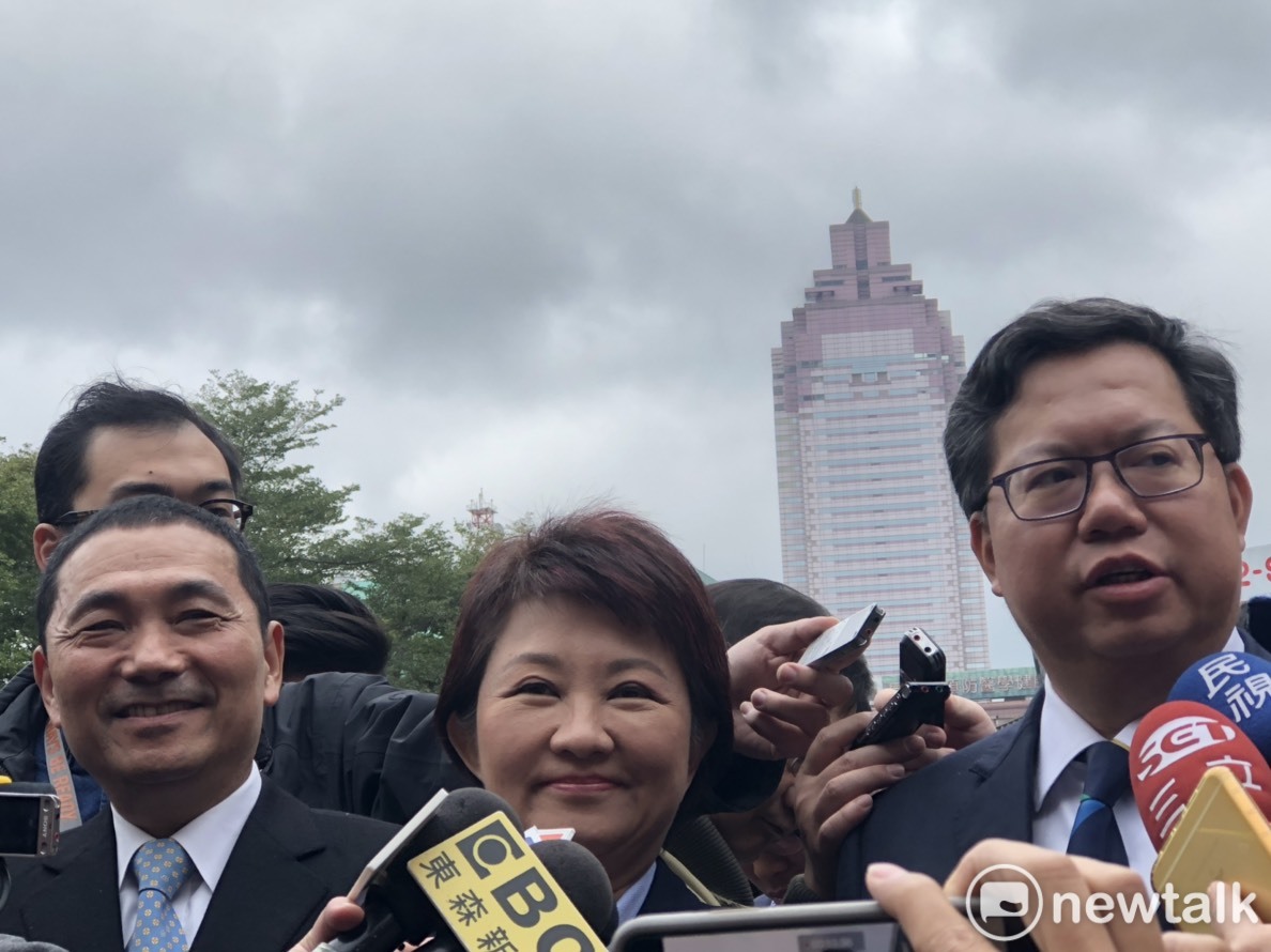 桃園市長鄭文燦（右）今（17）日表示，「蘇院長今天算是2.0，以前他比較會追根究底。」 圖：謝莉慧/攝