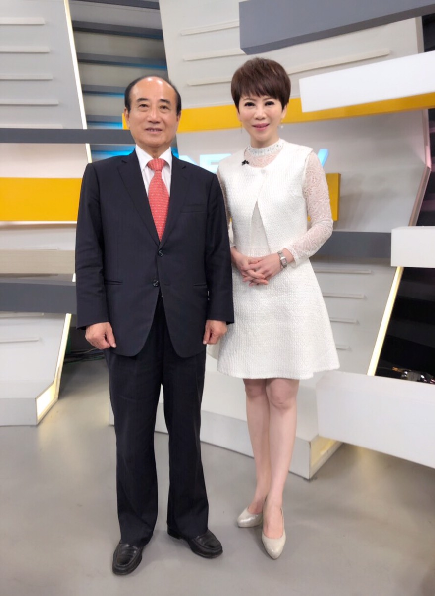 立法院前院長王金平與節目主持人陳雅琳。 圖：壹電視《十點上新聞》/提供