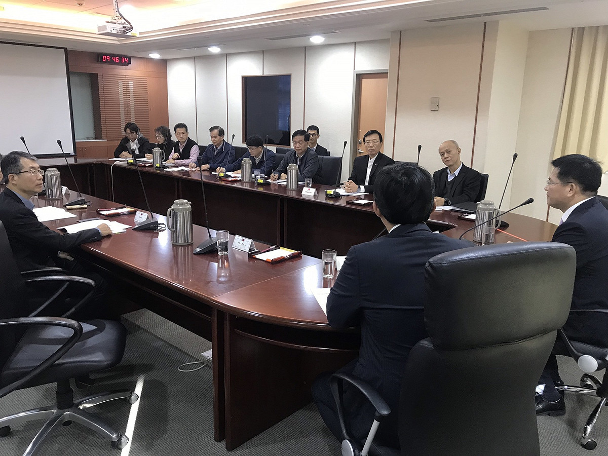 黃國昌與局部首長閉門會談。 圖：黃國昌辦公室/提供