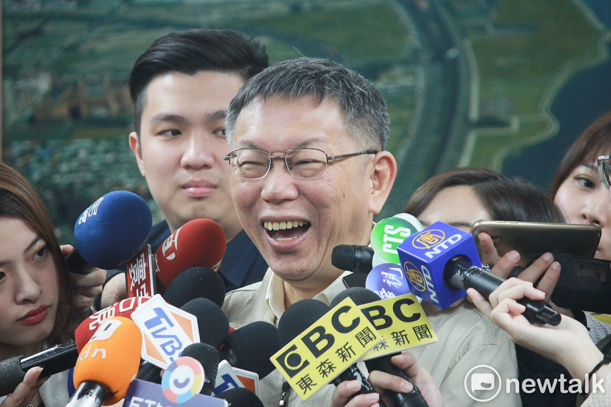 台北市長柯文哲今（18）日說，軍購的問題要思考一下。媒體追問這套言論3月訪美會過關嗎？柯笑回「不會過關」。 圖 : 周煊惠 / 攝