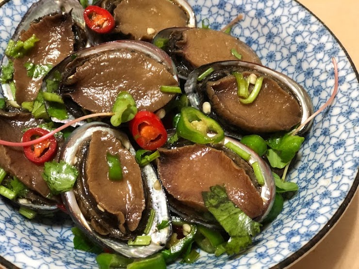 貢寮區漁會「貢寮滷鮑」解凍就可食用。  圖：新北市農業局漁管處提供