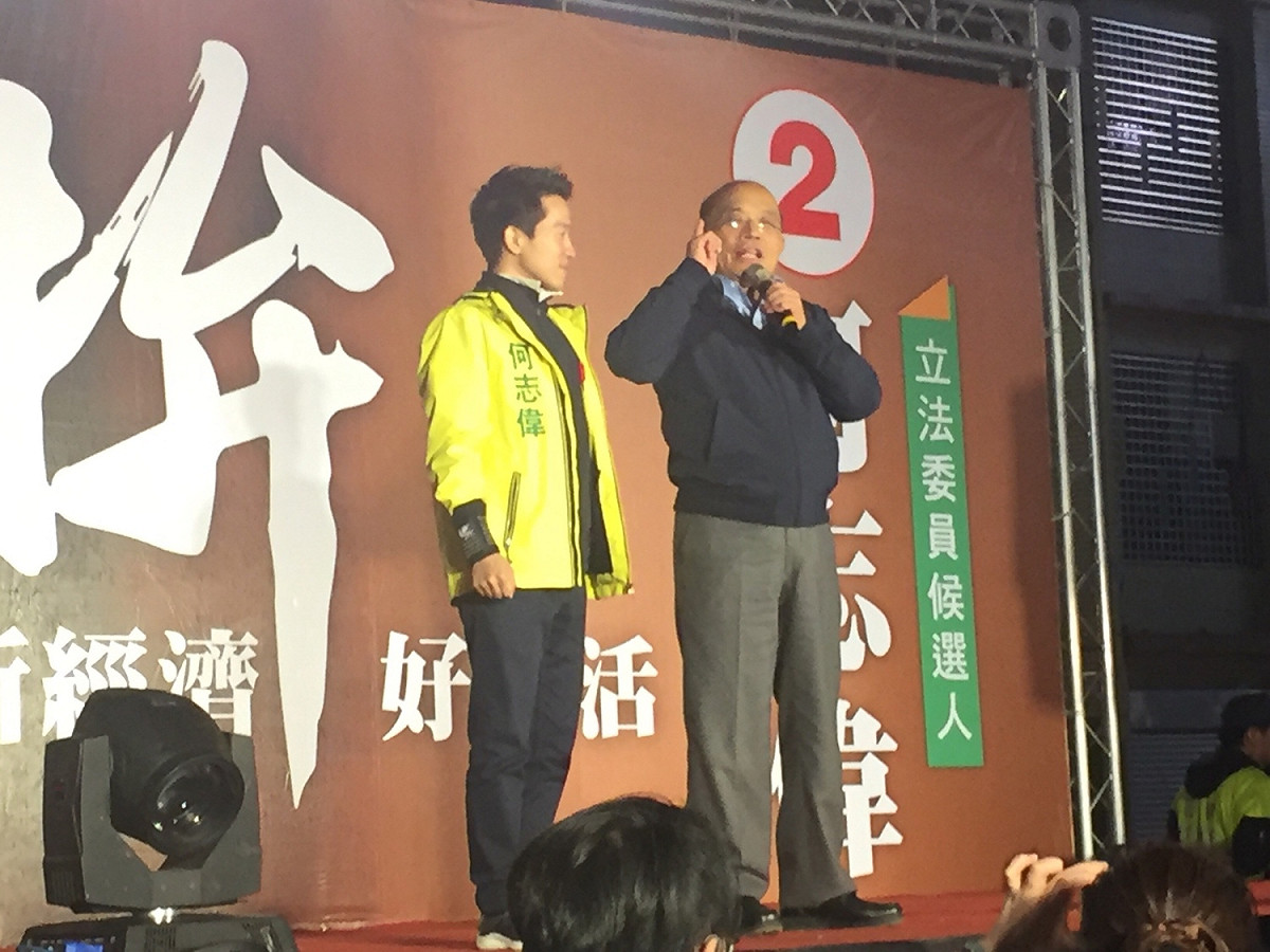 蘇貞昌今晚也現身替何志偉站台輔選。 圖：趙婉淳／攝