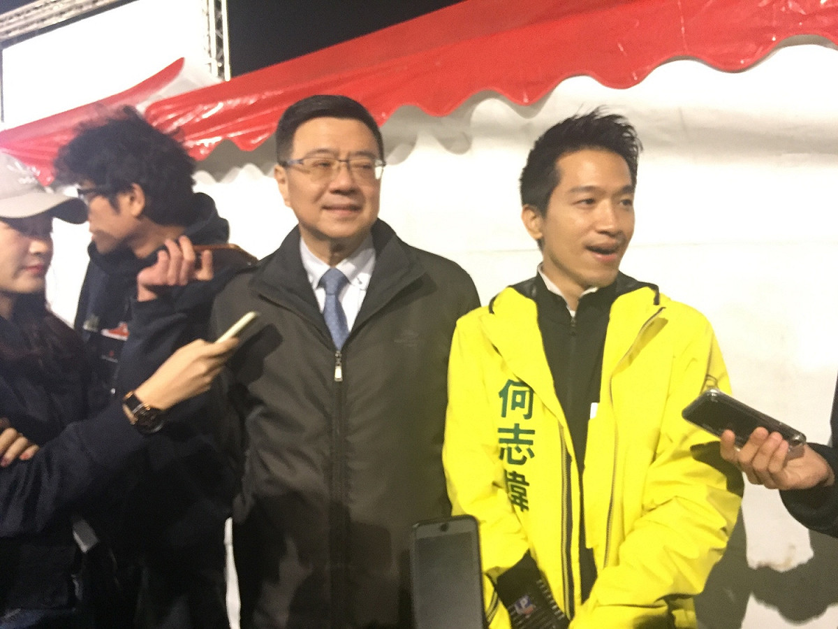 何志偉晚間在社子國小舉辦造勢催票活動。 圖：趙婉淳／攝