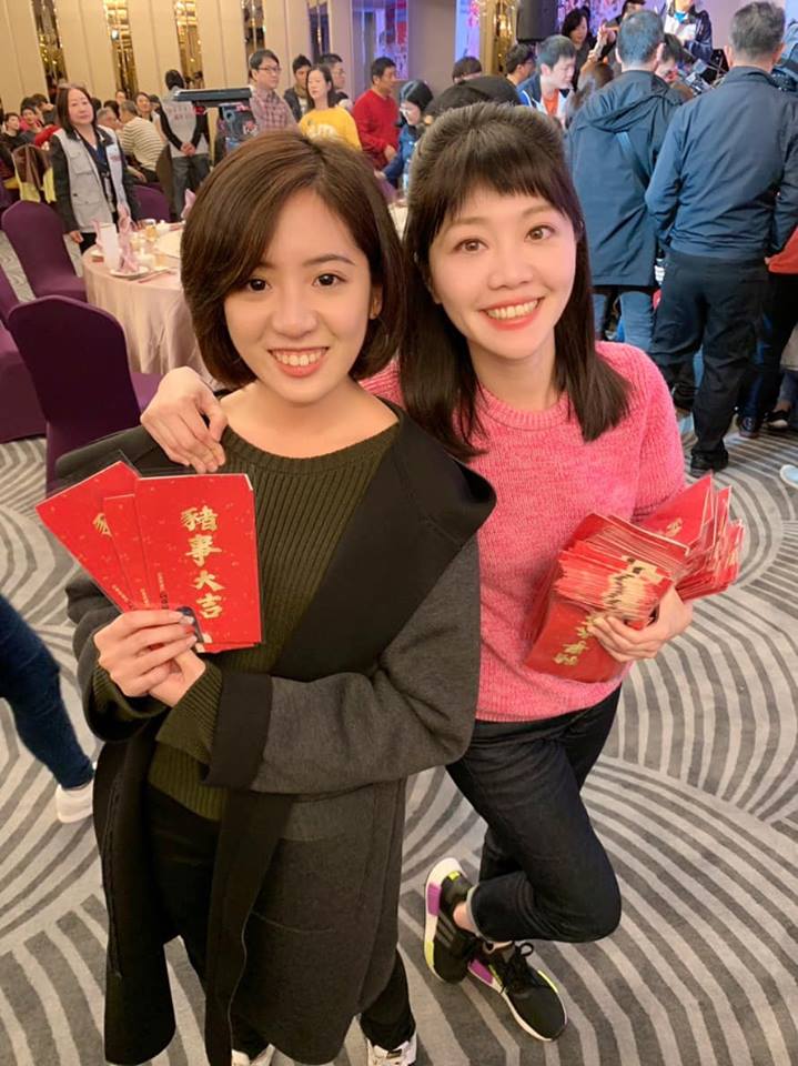 高嘉瑜同框學姊 網友表示: 還差她... 圖: 翻攝自高嘉瑜臉書