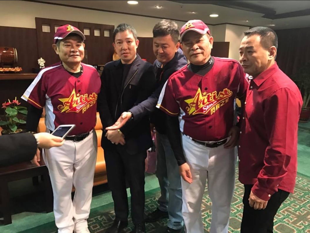 高雄市觀光局長潘恆旭表示，九月份的觀光大使將由澎恰恰與許效舜擔任。 圖：擷取自潘恆旭臉書