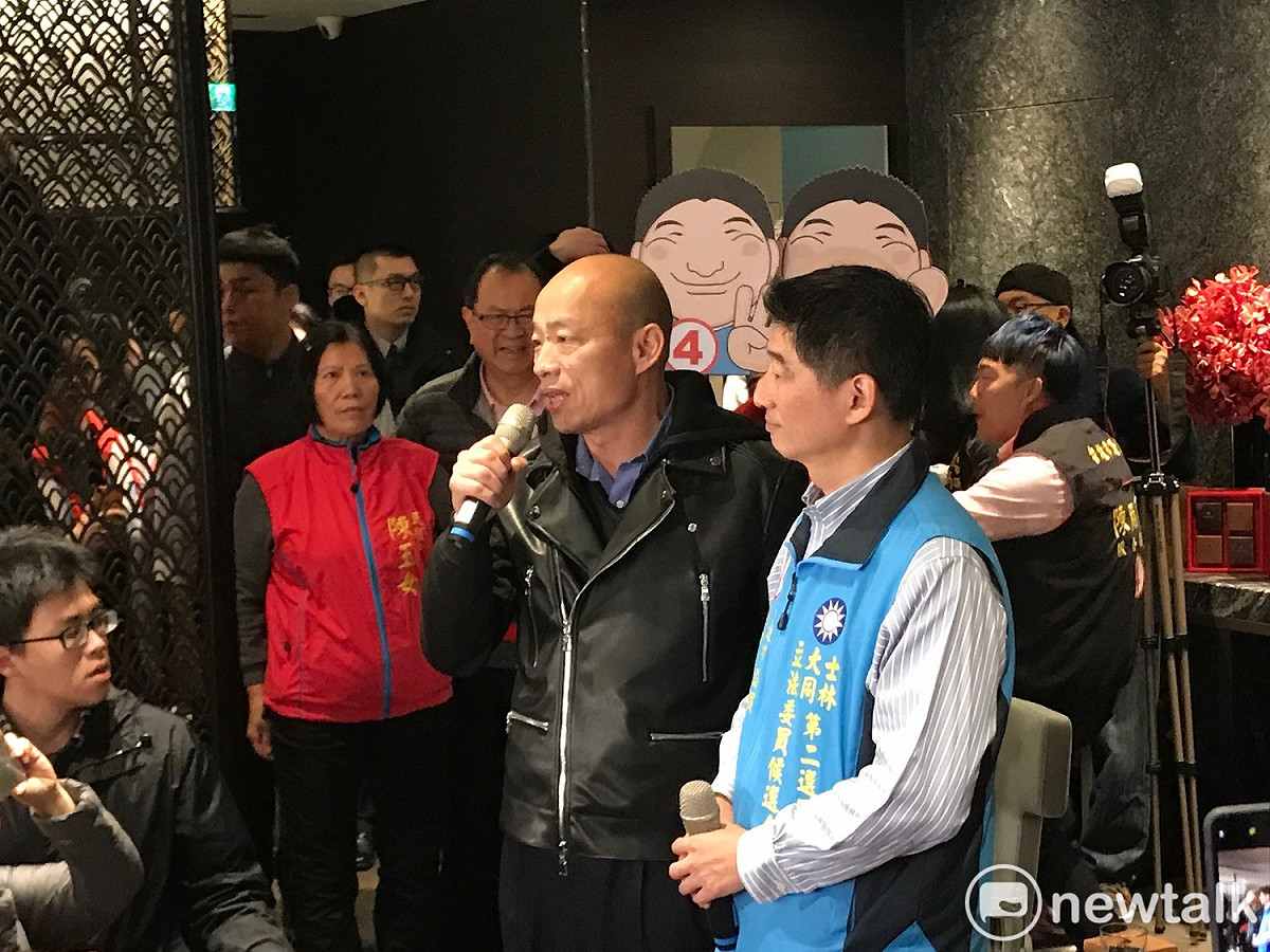 高雄市長韓國瑜（左）今日突北上幫北市立委參選人陳炳甫（右）站台。 圖 : 周煊惠 / 攝