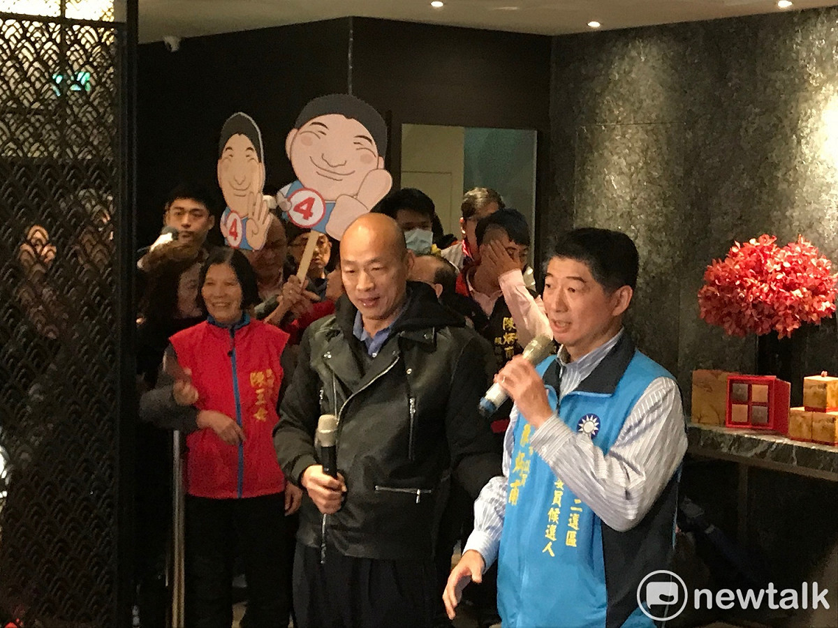 高雄市長韓國瑜（左）今日突北上幫北市立委參選人陳炳甫（右）站台。 圖 : 周煊惠 / 攝
