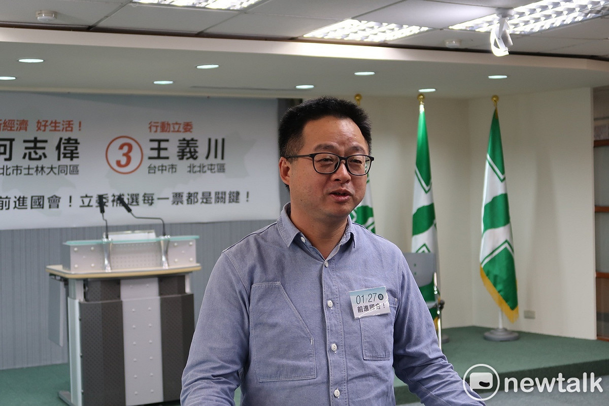 民進黨秘書長羅文嘉23日表示，他會呼籲他的支持者也不要對馬英九丟鞋。 圖：林朝億／攝（資料照片）