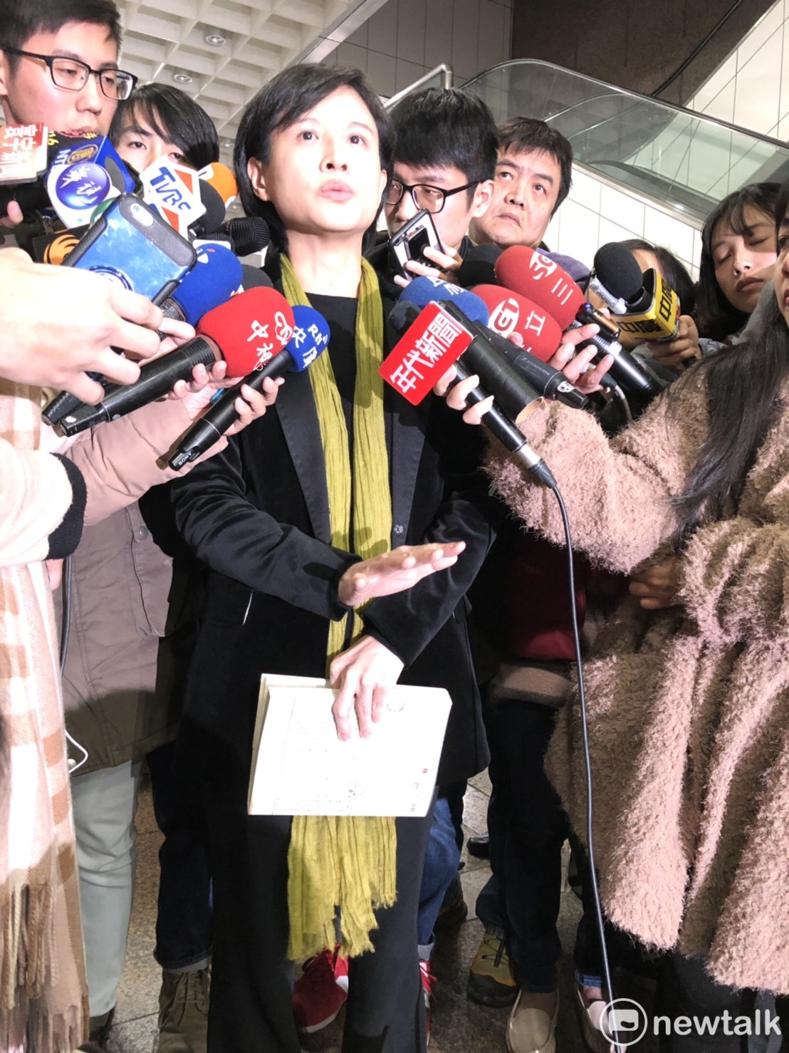 文化部長鄭麗君今（23）日首度出面受訪，她認為，鄭惠中誤會了轉型正義，轉型正義不能簡化為去蔣化，而是再民主化，還原歷史的過程。 圖：謝莉慧/攝