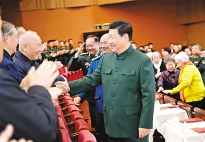 1月22日下午，中央軍委慰問駐京部隊老幹部迎新春文藝演出在北京舉行。中共中央總書記、國家主席、中央軍委主席習近平，向在座的軍隊老同志和全軍離退休老幹部，致以節日問候和新春祝福。 圖：翻攝自人民網（資料照）