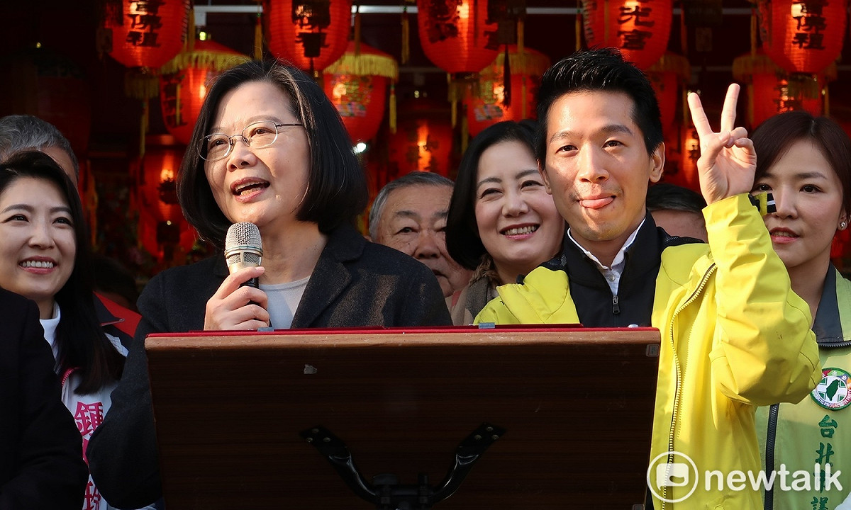 總統蔡英文24日幫何志偉輔選。 圖：林朝億/攝