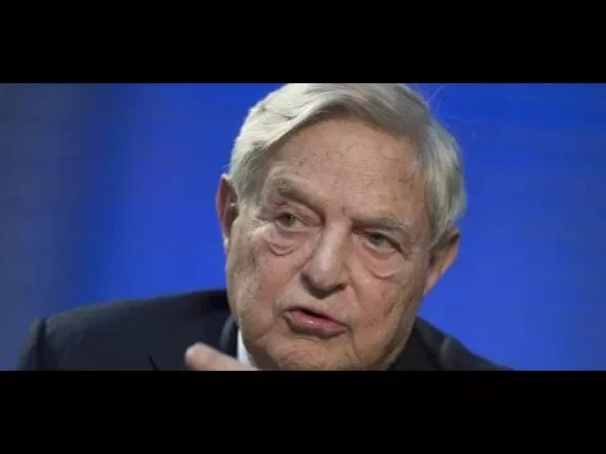 ，索羅斯在瑞士達佛斯（Davos）世界經濟論壇場邊晚宴上發表演說，他指出：「中國不僅只是專制政權，中國也是最富有、最強大以及科技最先進的國家，這使得習近平成為開放社會的最危險敵人。」 圖：翻攝自Youtube（資料照片）