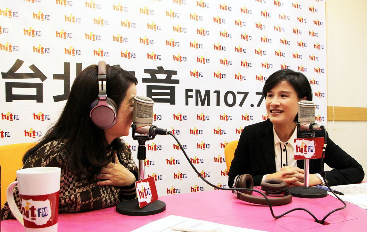 鄭麗君接受周玉蔻節目專訪。 圖：Hit Fm《周玉蔻嗆新聞》製作單位/提供