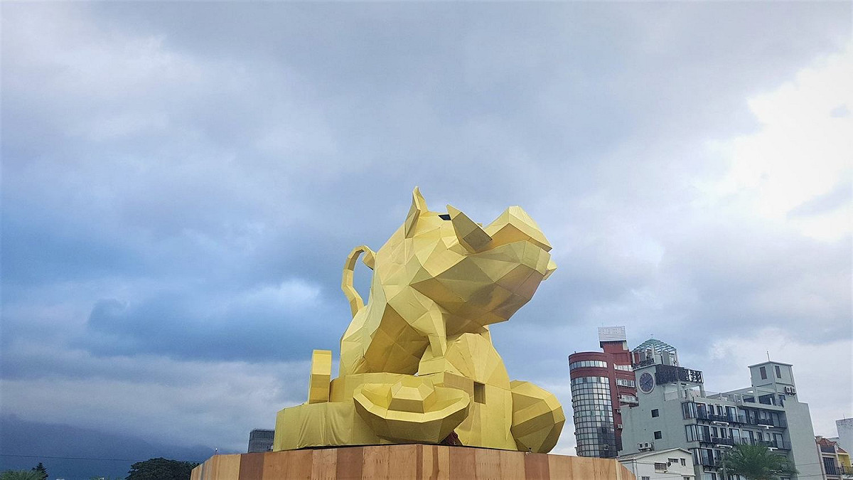 2019花蓮太平洋海洋燈會將在今晚登場，主燈「山豬」高約15米。 圖：翻攝自花蓮觀光粉絲團
