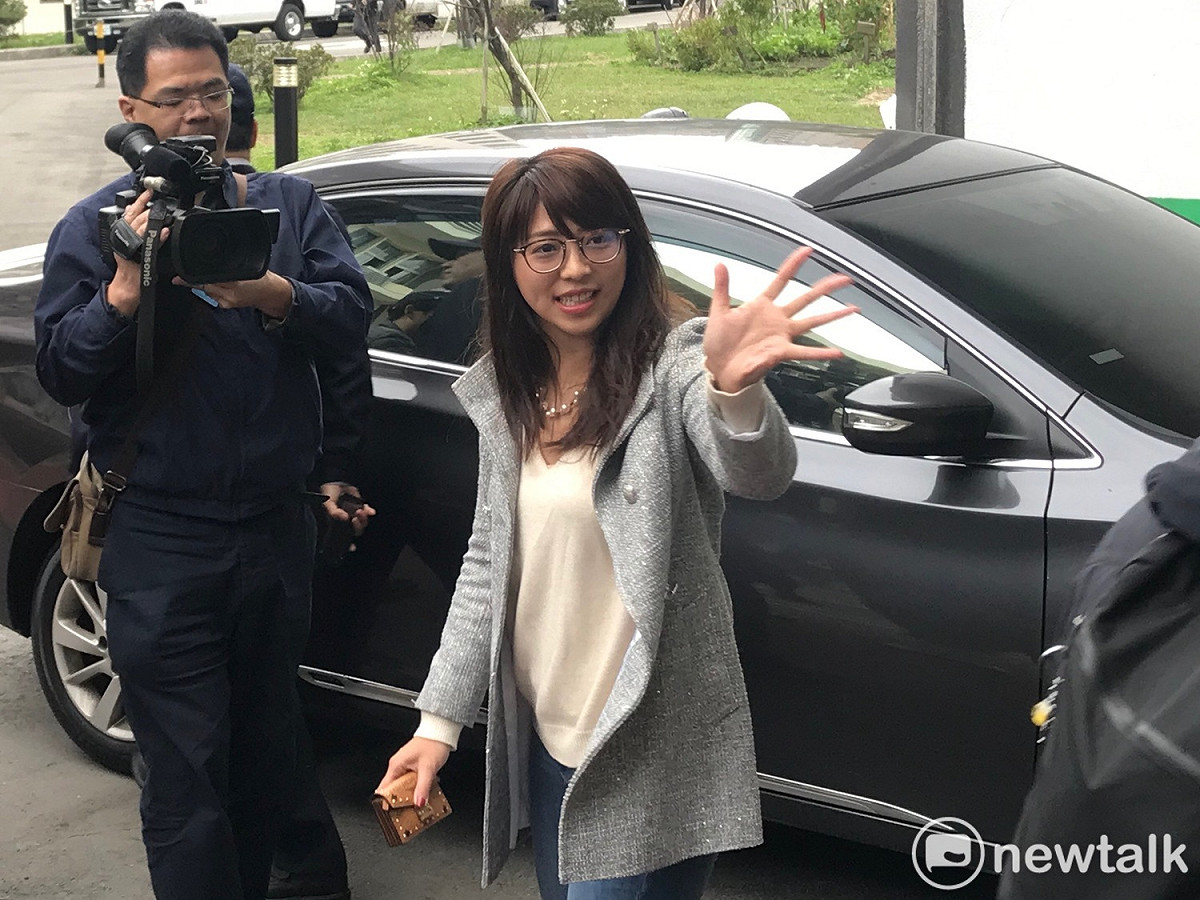 「柯家軍」立委參選人陳思宇今日前往投開票所透票。 圖 : 周煊惠 / 攝