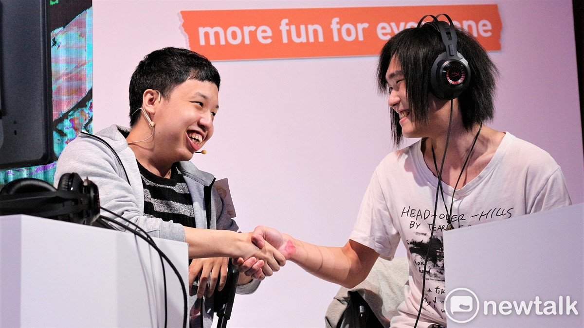 GodJJ被台灣《七龍珠FighterZ》格鬥社群的最強玩家「香酥」只花不到80秒打趴。 圖：陳耀宗／攝