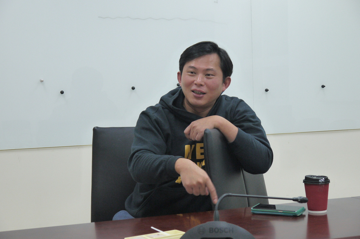 談起家人，黃國昌收起過往嚴肅態度。 圖：陳佩君／攝