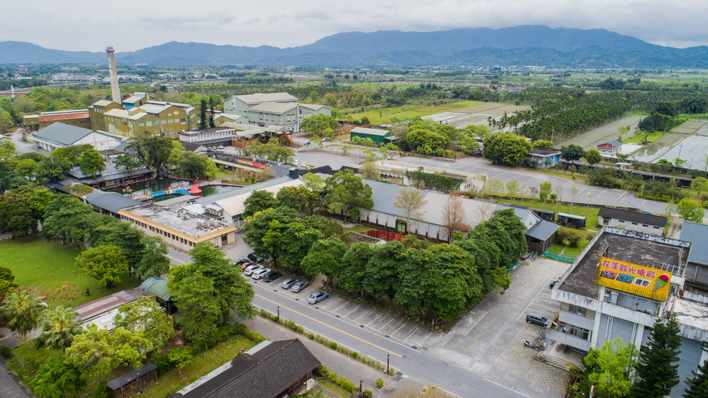 花蓮觀光糖廠內販售了綿密的冰淇淋、沁涼的冰棒，是觀光客必吃的古早味。 圖：取自交通部觀光局花東縱谷國家風景區管理處網站