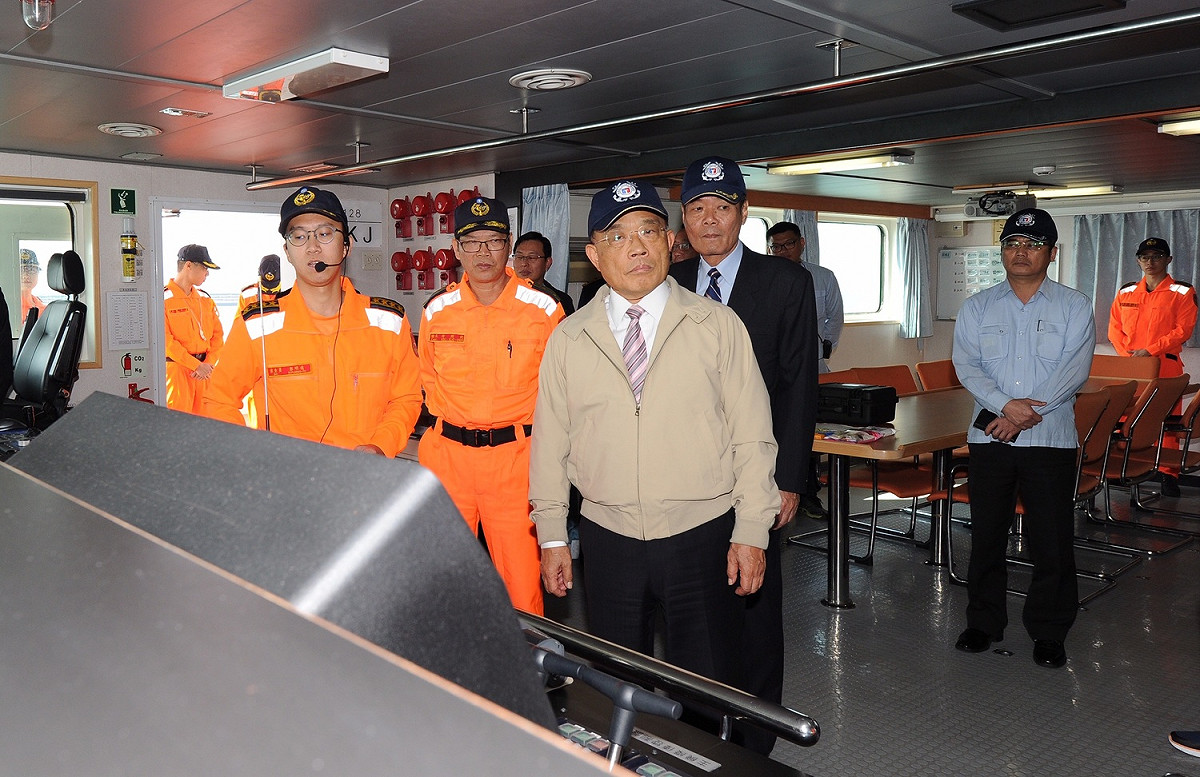 行政院長蘇貞昌今（31）日視察「台北港海巡基地暨慰勤」。 圖：行政院/提供