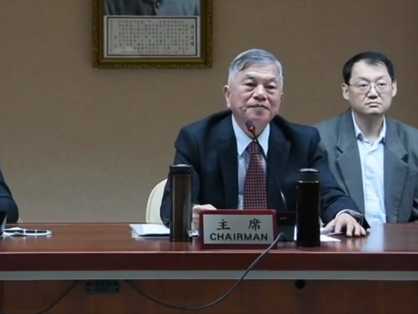 經濟部長沈榮津於記者會宣布，核能延役或重啟，於客觀條件上來說不可行。 圖：翻攝自經濟部臉書