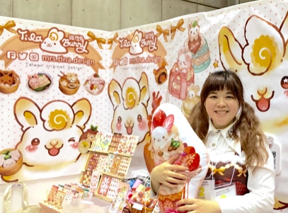 2017 年張元婷參加日本原創指標展覽「東京 Design Festa」時，已改「緹拉兔 Tilabunny」為品牌名。 圖：緹拉設計/提供