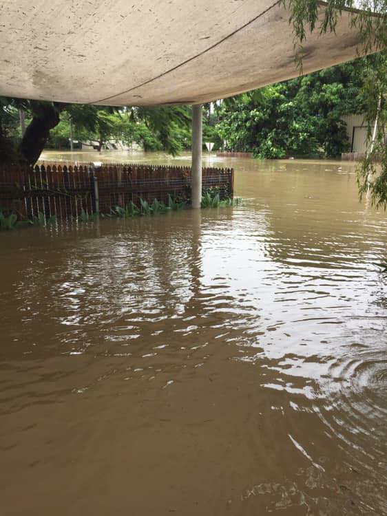 澳洲昆士蘭省遭到百年一遇的洪水蹂躪。 圖：翻攝自FNQ Flood Watch臉書社團