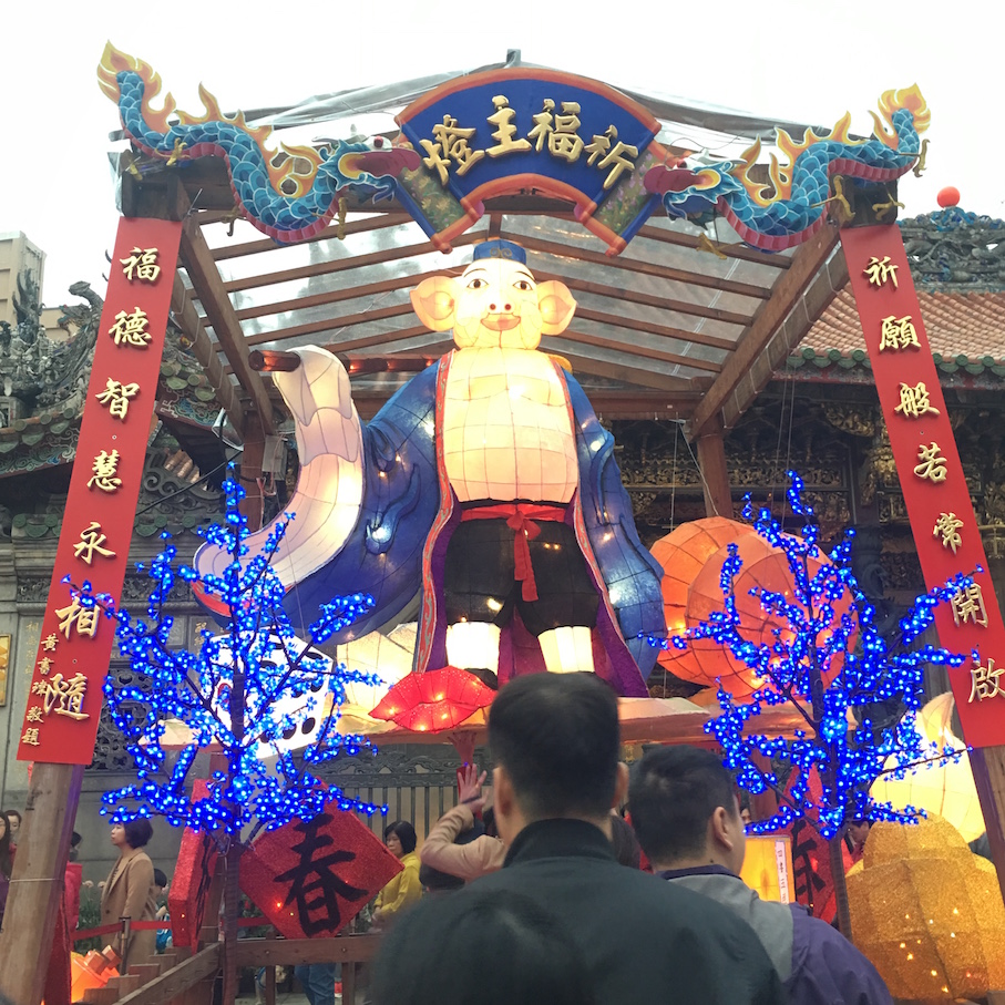 龍山寺主燈為豬八戒。 圖：謝步智/攝
