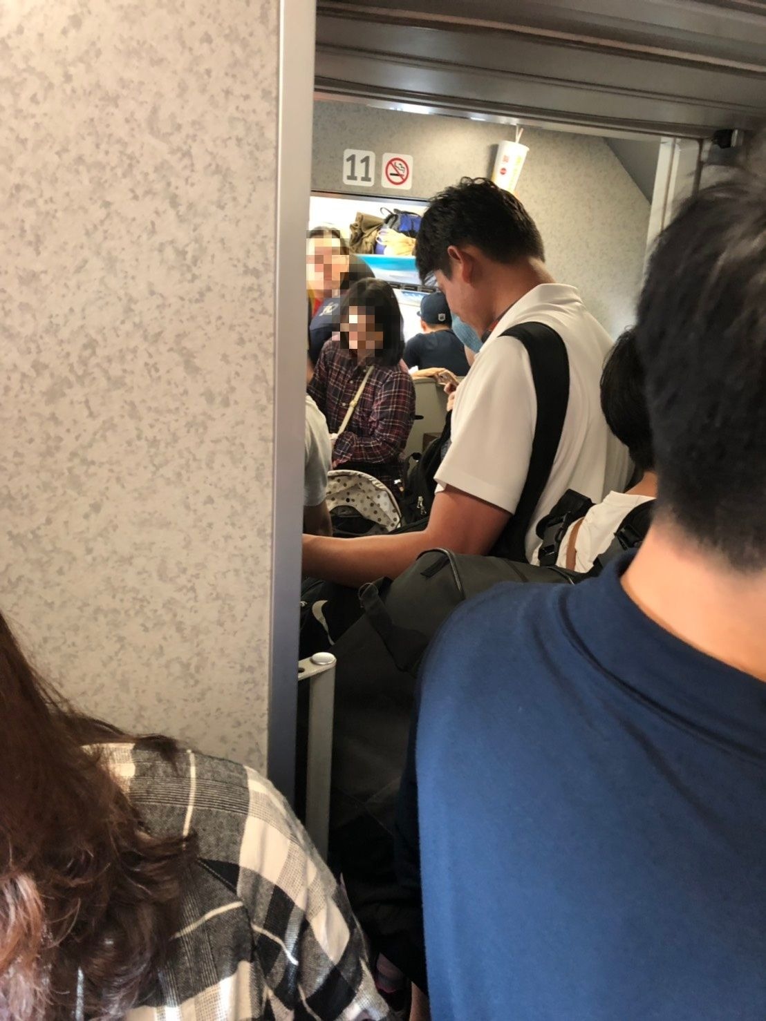 春節期間高鐵站也湧現人潮。 圖：陳佩蓴/攝