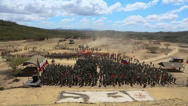 「2019安哥斯圖娜」軍事演習號稱是委內瑞拉200年來最大規模軍演，包括陸地作戰與防空系統演練。 圖：翻攝委內瑞拉總統府