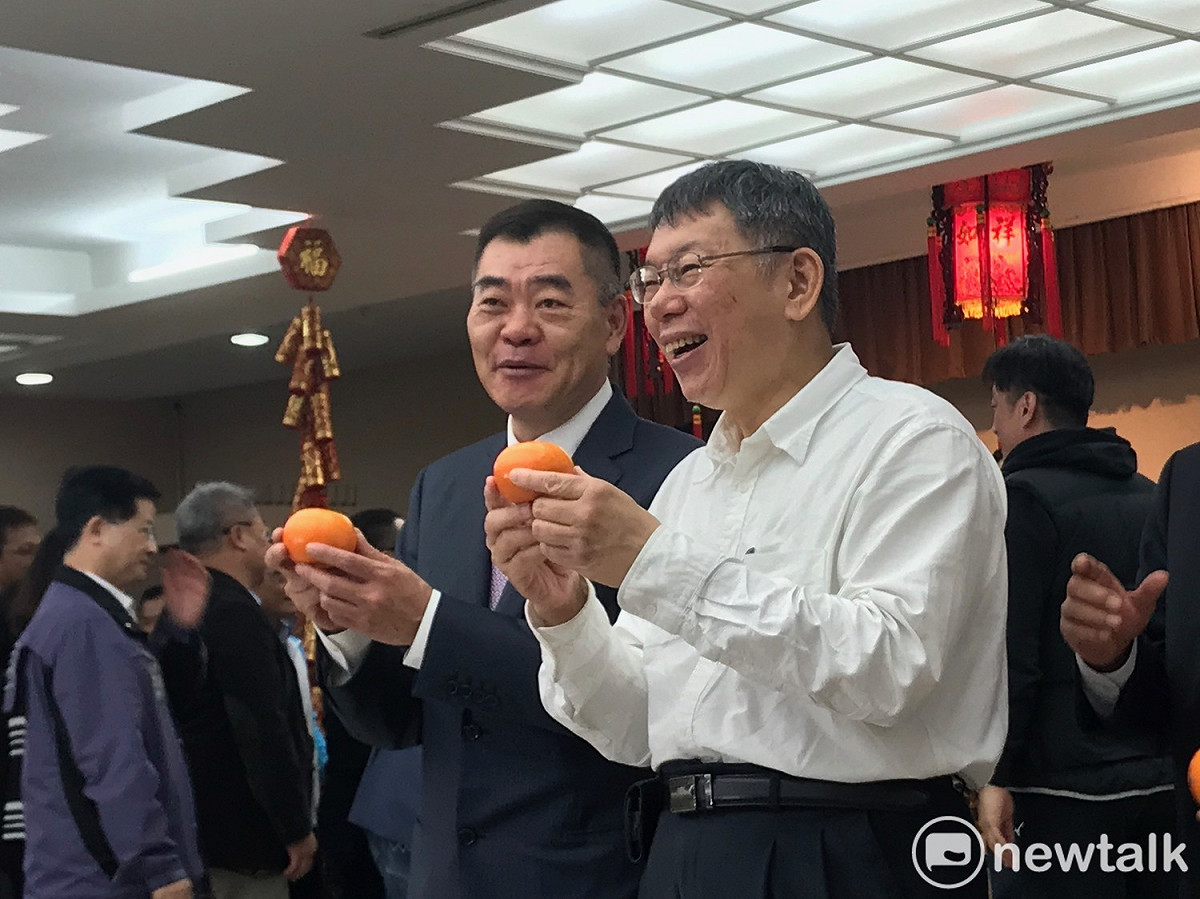 台北市長柯文哲（右）、議長陳錦祥（左）。 圖 : 周煊惠 / 攝