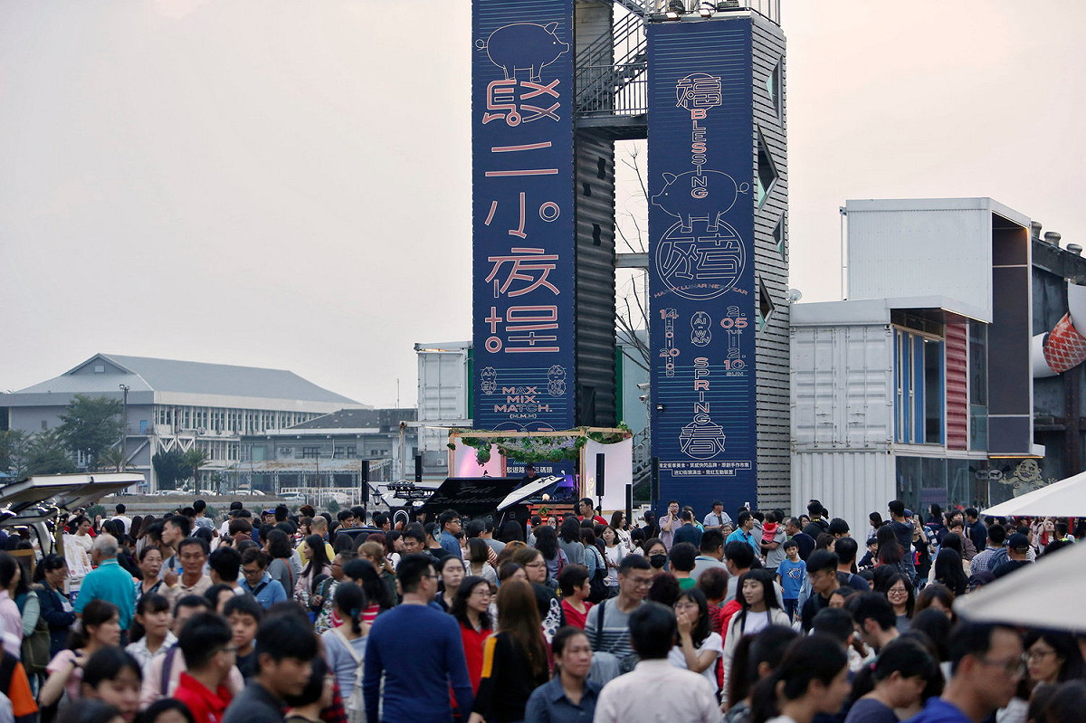 駁二初一到初六單日人潮逼近容納上限。 圖：高雄市新聞局／提供