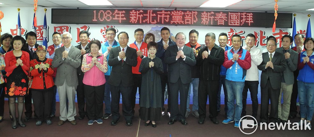 國民黨新北市黨部今早新春團拜，前主席洪秀柱等眾多人士雲集。  圖：王峻昌/攝