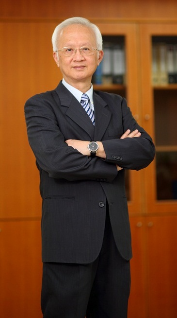 第一金控董事長董瑞斌今天表示，純網銀至少還有兩年才上路
，並不擔心未來對第一金的衝擊。 圖 : 翻攝自firstbank.com.tw