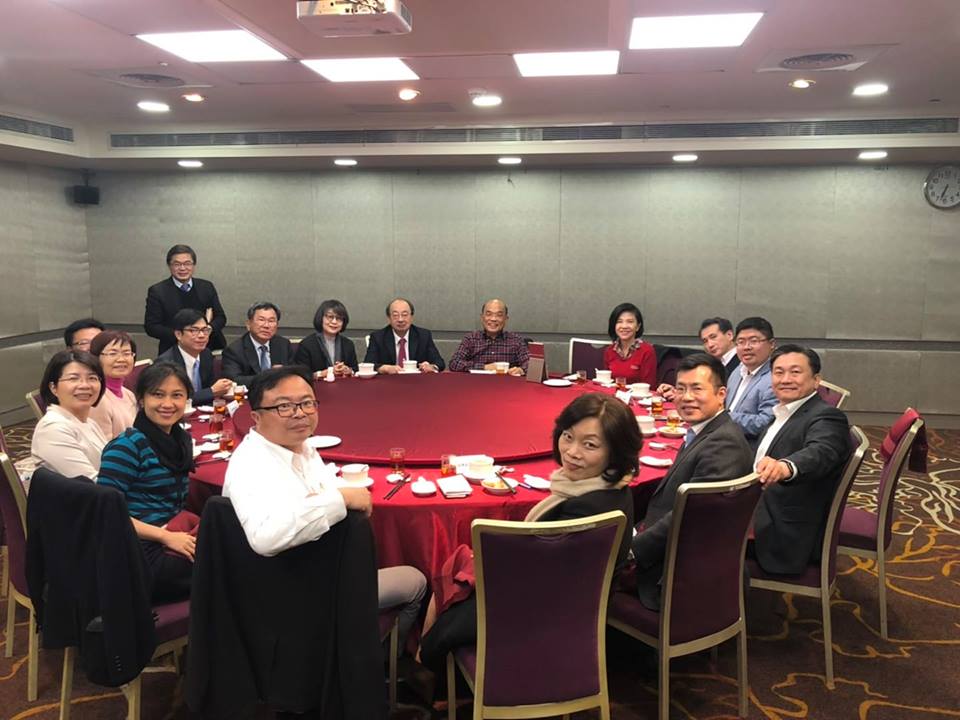 蘇貞昌與綠委餐敘。 圖:鄭運鵬臉書