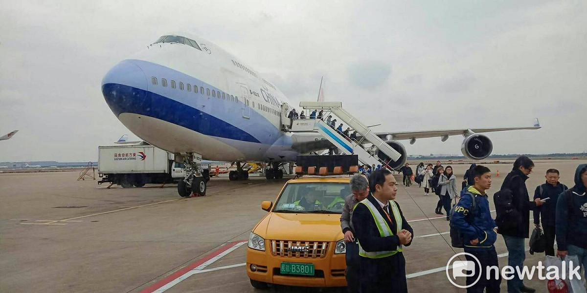 傳聞華航公司空服處約談、打電話關切於機師罷工期間，曾在臉書粉絲頁、社團等社群網站發出罷工相關內容貼文的成員，要求組員刪文、道歉或寫報告。 圖 : 讀者/提供(資料照片)