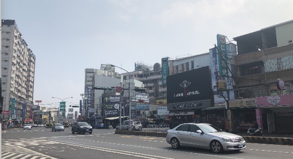 今（19）日全台回暖，大部分地區天氣晴朗舒適。 圖：張嘉哲/攝