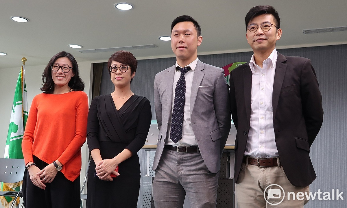 民進黨新任發言人李明俐、李晏榕、李問、周江杰。 圖：林朝億/攝
